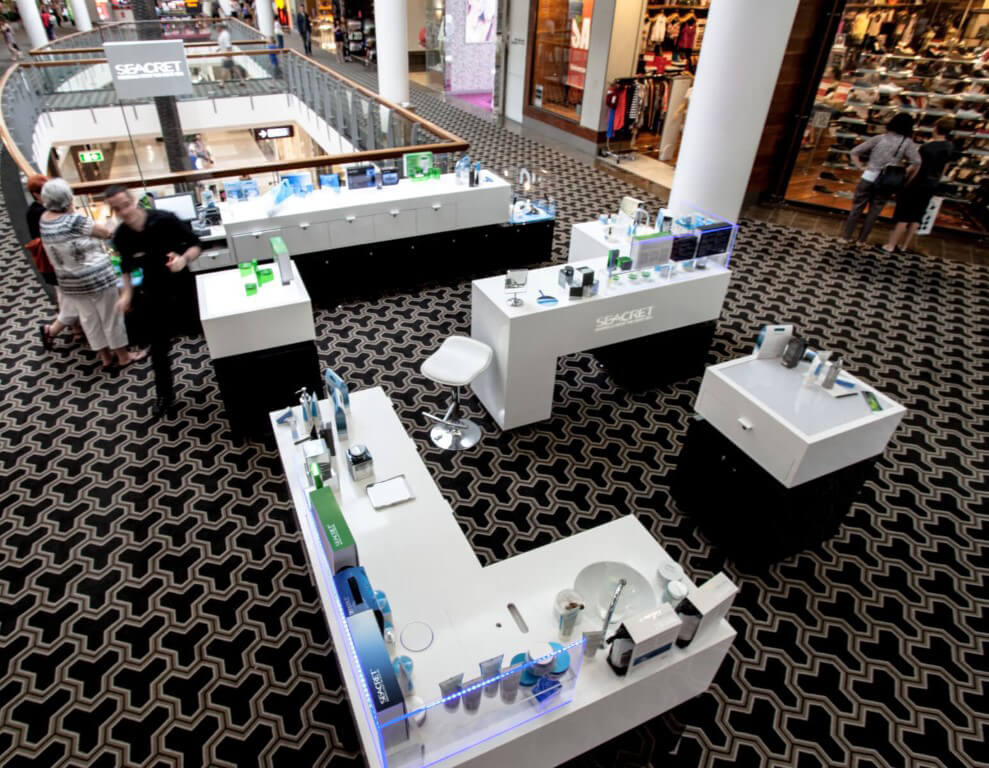 shoppers arounf Seacret Kiosk