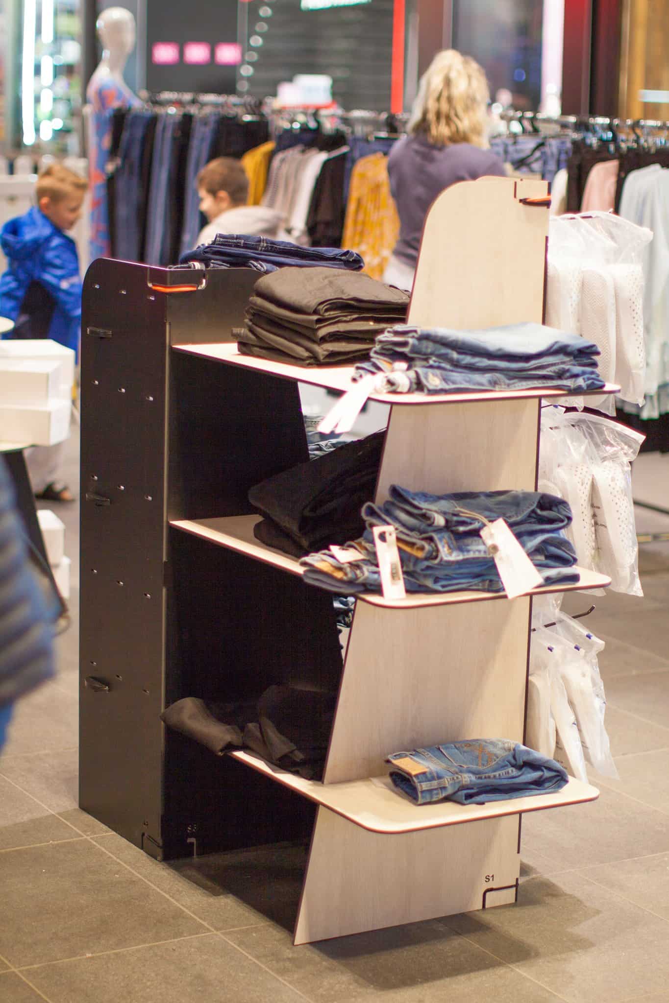 XPO3 collapsible kiosk pop up design and build for all retailers