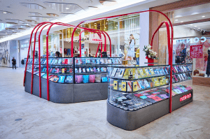 Mobile phone case kiosk